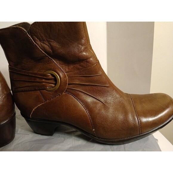 Clarks Roseabelle Bendable Brown Leather Zip Block Heel Ankle Boots Womens 9.5M - Picture 4 of 16